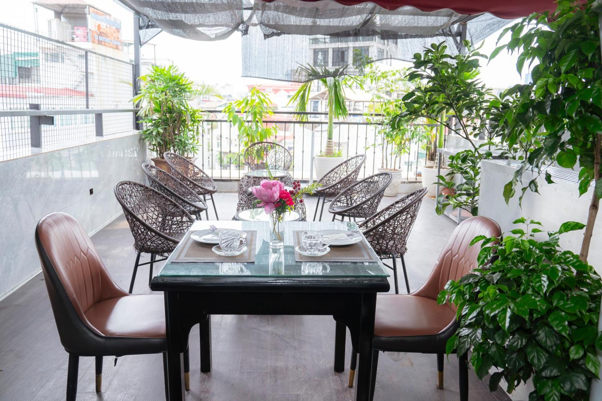 Hanoi Rose Hotel Buitenkant foto